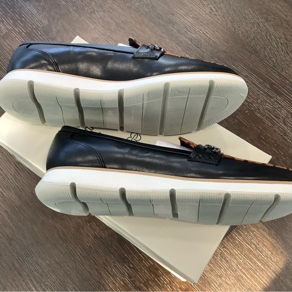 Bandolino CASHE3 Loafer - Picture 2 of 11